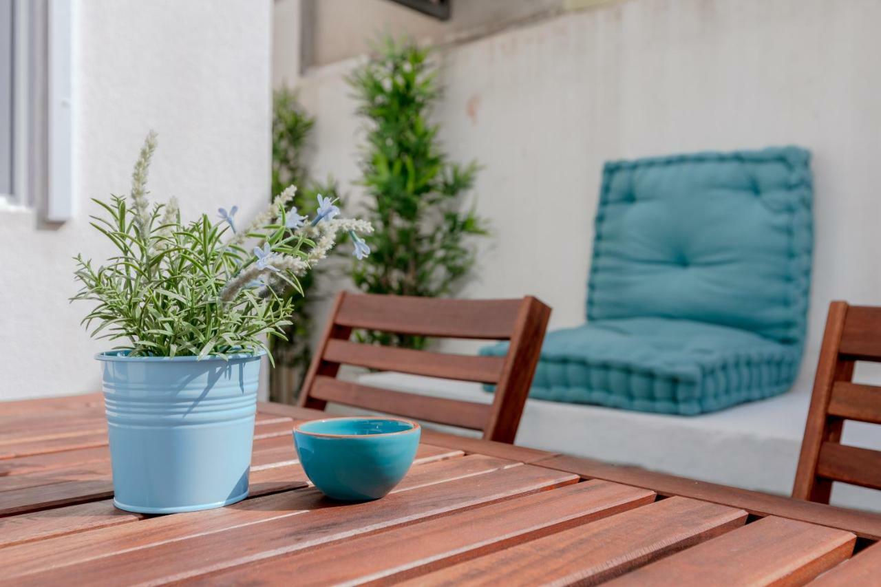 Sunny Apartment With Patio, By Timecooler Lisbon Bagian luar foto