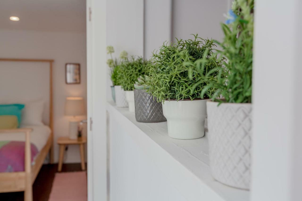 Sunny Apartment With Patio, By Timecooler Lisbon Bagian luar foto