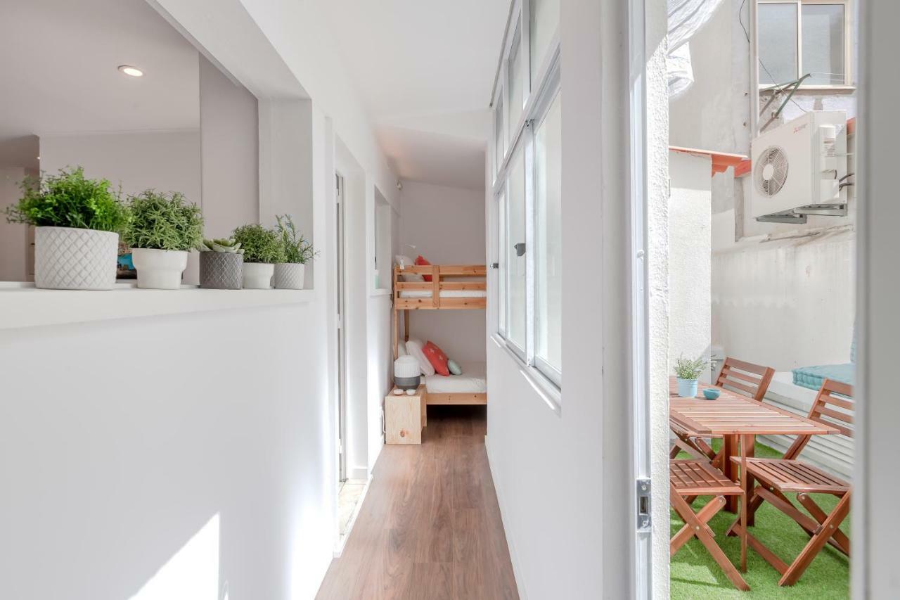 Sunny Apartment With Patio, By Timecooler Lisbon Bagian luar foto