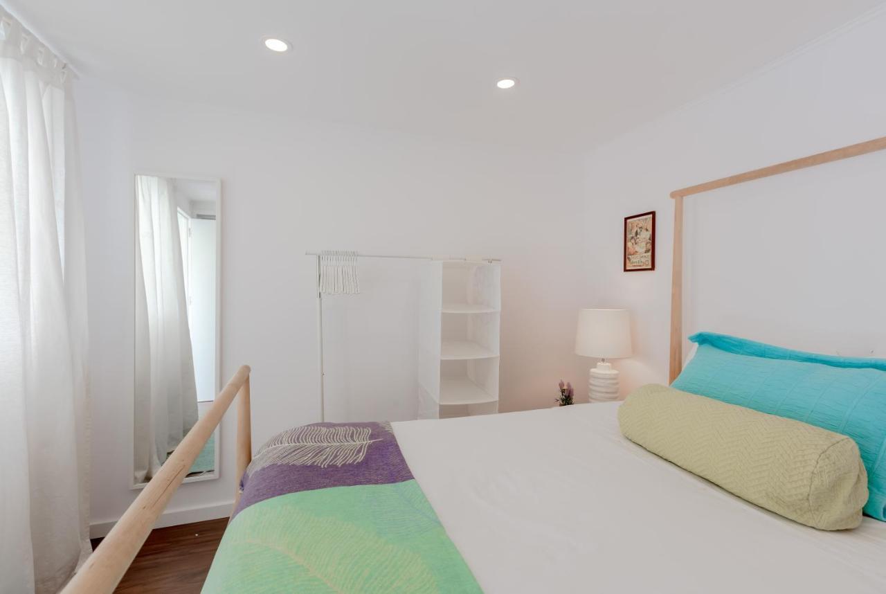 Sunny Apartment With Patio, By Timecooler Lisbon Bagian luar foto